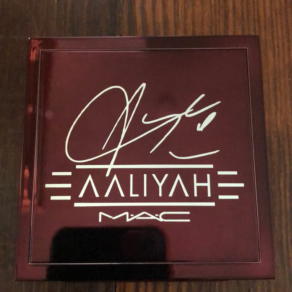 MAC Aaliyah 9 pan Palette